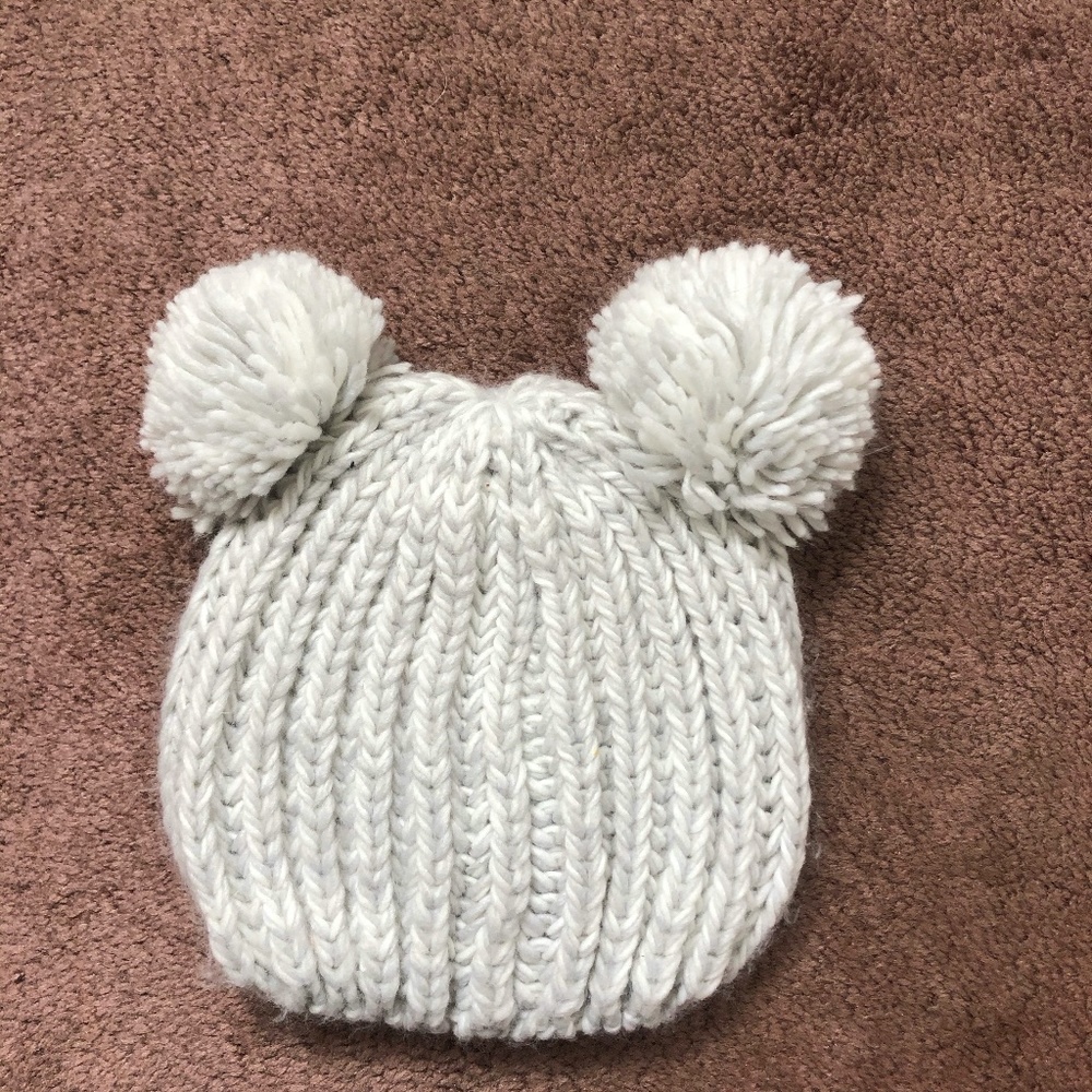 gray pom pom beenie